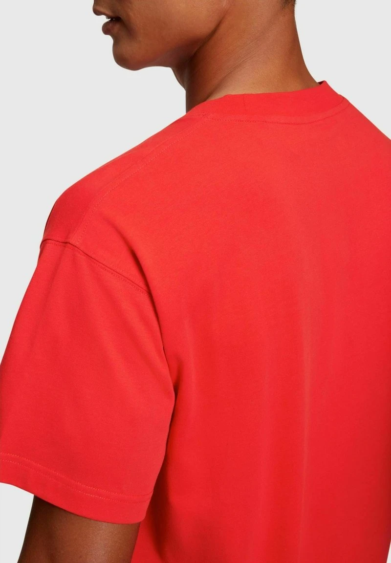 ESPRIT YAGI ARCHIVE MIT LOGO UND RUNDHALSAUSSCHNITT - T-Shirt Basic - Red 6 ESPRIT YAGI ARCHIVE MIT LOGO UND RUNDHALSAUSSCHNITT - T-Shirt Basic - Red – Bild 4