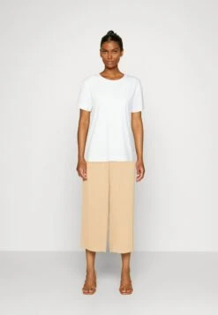 ESPRIT T-Shirt Basic - White 9 ESPRIT T-Shirt Basic - White -Esprit 16e897e3e38345a9adf7b12d2369296d