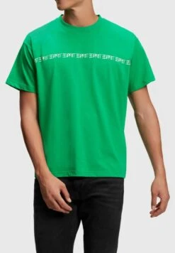 ESPRIT YAGI ARCHIVE MIT RUNDHALSAUSSCHNITT - T-Shirt Print - Green 13 ESPRIT YAGI ARCHIVE MIT RUNDHALSAUSSCHNITT - T-Shirt Print - Green -Esprit 1c358ca3ae7744dba99be8be2a4f4cee 1