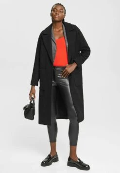 ESPRIT MIT KARREE AUSSCHNITT - T-Shirt Basic - Red 9 ESPRIT MIT KARREE AUSSCHNITT - T-Shirt Basic - Red -Esprit 3f60aa338c8647969f4e1ff03ac4c580