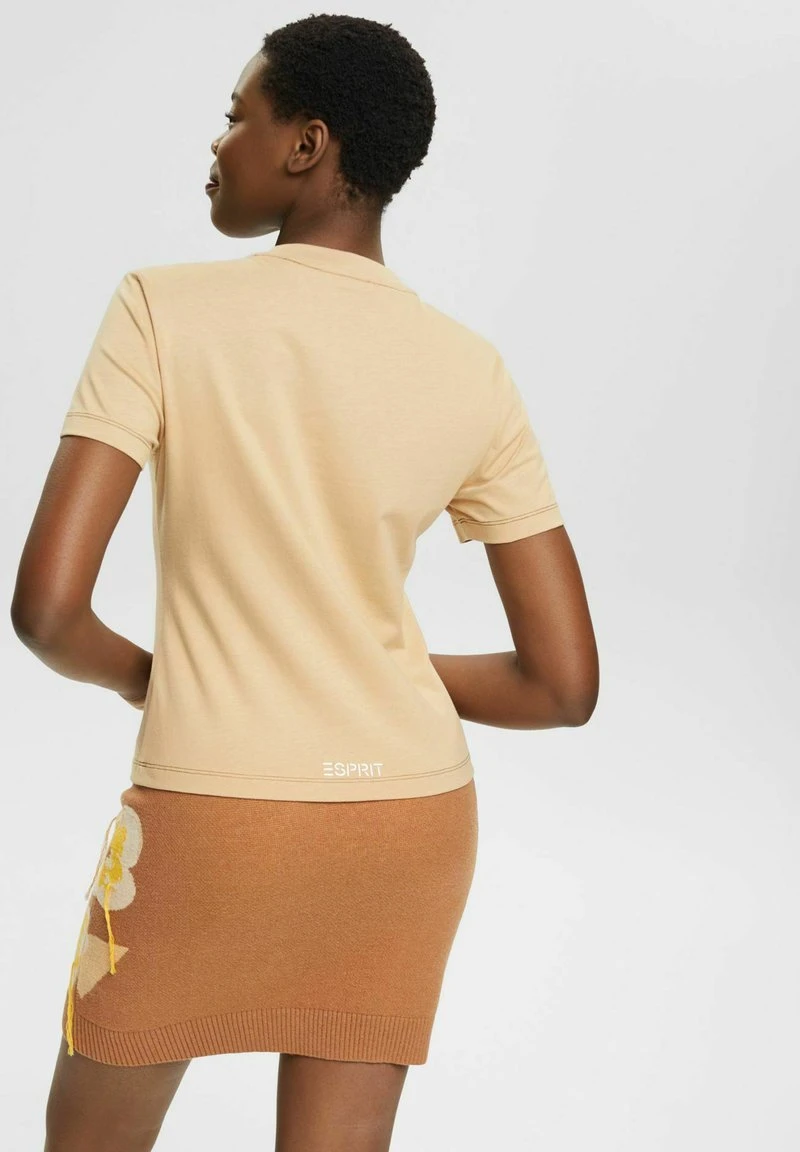 ESPRIT MIT DELFINPRINT - T-Shirt Basic - Sand 5 ESPRIT MIT DELFINPRINT - T-Shirt Basic - Sand – Bild 3