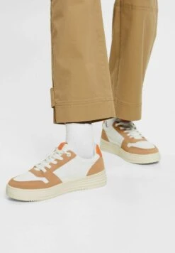 ESPRIT MIT PLATEAUSOHLE - Sneaker Low - Camel