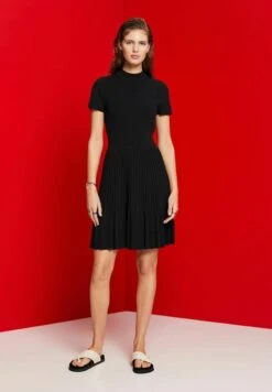 ESPRIT MIT PLISSEEFALTEN UND STEHKRAGEN - Strickkleid - Black 11 ESPRIT MIT PLISSEEFALTEN UND STEHKRAGEN - Strickkleid - Black -Esprit 79ba34798b6f443db4776d1544b2cc9e