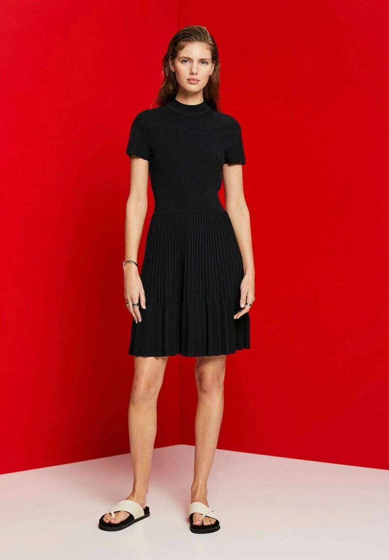 ESPRIT MIT PLISSEEFALTEN UND STEHKRAGEN - Strickkleid - Black 6 ESPRIT MIT PLISSEEFALTEN UND STEHKRAGEN - Strickkleid - Black – Bild 4