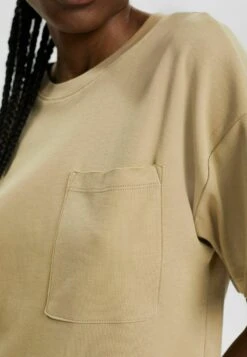 ESPRIT MIT BRUSTTASCHE - T-Shirt Basic - Pale Khaki 11 ESPRIT MIT BRUSTTASCHE - T-Shirt Basic - Pale Khaki -Esprit 988a958e2bfe4e748c059a038271a473