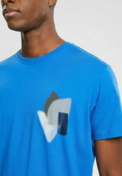 Edc By Esprit MIT PRINT AUF BRUSTHÖHE - T-Shirt Print - Blue -Esprit 9cf059286627481e954f4a70440f5e38