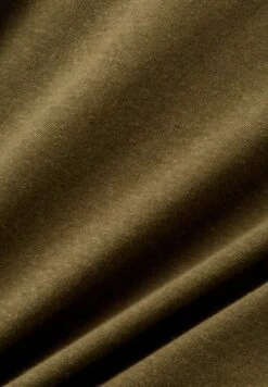 Edc By Esprit MIT V AUSSCHNITT - T-Shirt Basic - Khaki Green 11 Edc By Esprit MIT V AUSSCHNITT - T-Shirt Basic - Khaki Green -Esprit 9e1813296d7e449497a487dac5a5e4b7