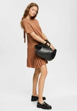ESPRIT FLAT - Strickkleid - Brown 12 ESPRIT FLAT - Strickkleid - Brown -Esprit a2ce18e725f34f4193084393f7ee2761