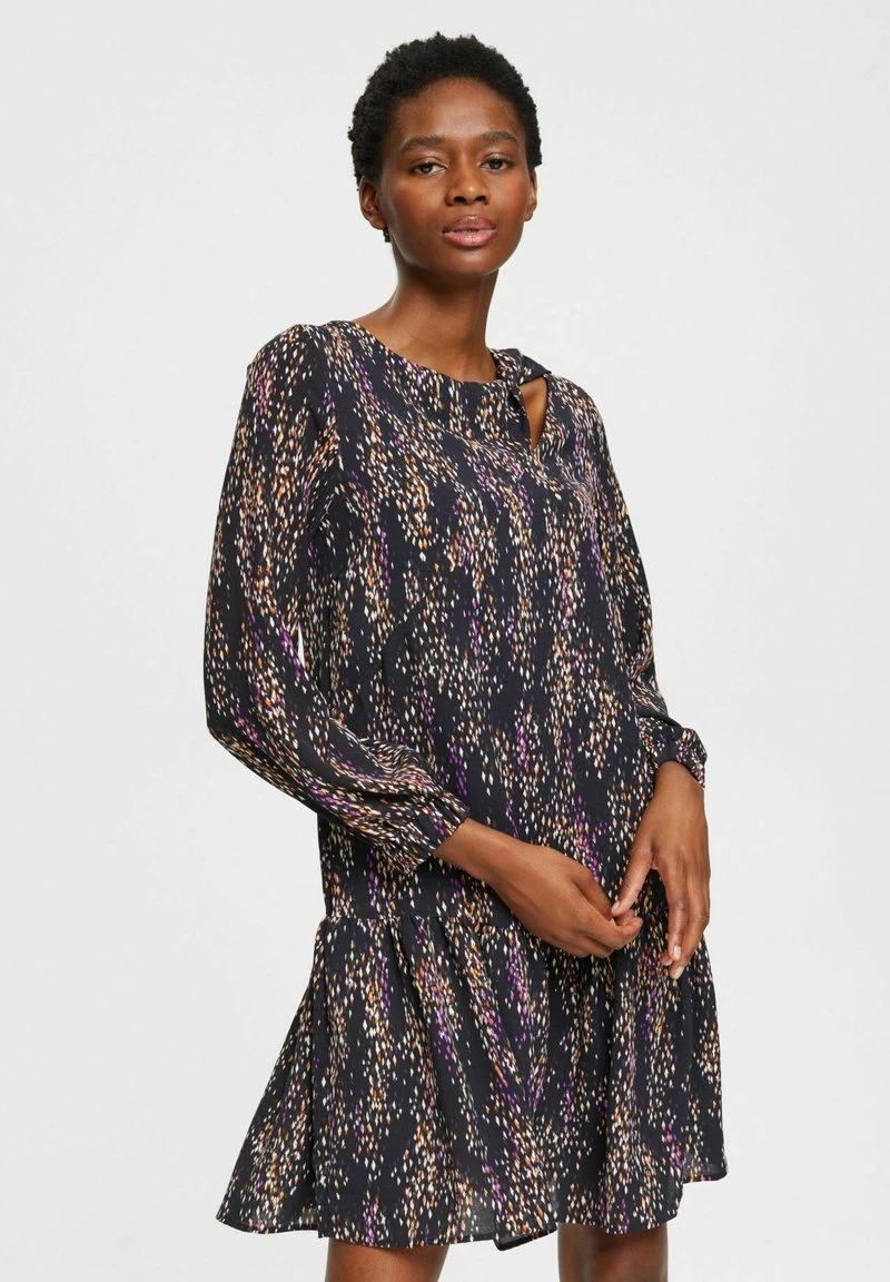 ESPRIT MIT MUSTER UND CUTOUT - Freizeitkleid - Black 3 ESPRIT MIT MUSTER UND CUTOUT - Freizeitkleid - Black
