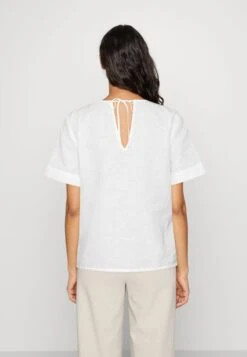 ESPRIT Bluse - Off-white 10 ESPRIT Bluse - Off-white -Esprit b46f2426d544432096e6bb535d3e74fd