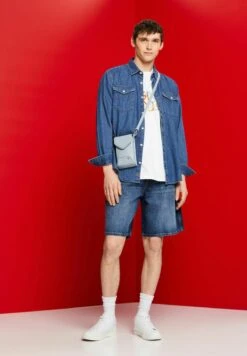 ESPRIT MIT FRONTPRINT - T-Shirt Print - New White 10 ESPRIT MIT FRONTPRINT - T-Shirt Print - New White -Esprit ca3ae0fbdfaa44bfae0f534efce9ae5e