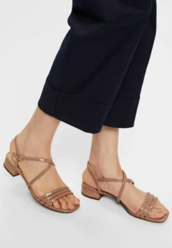 ESPRIT MIT BLOCKABSATZ - Riemensandalette - Beige