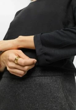 ESPRIT Langarmshirt - Black 11 ESPRIT Langarmshirt - Black -Esprit e1b8d657137d492c9273a4267e8aef8a