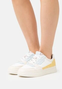 ESPRIT A20 03 LU2 - Sneaker Low - Light Beige